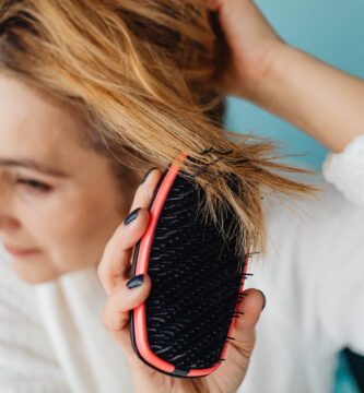 Como limpiar el cabello del cepillo